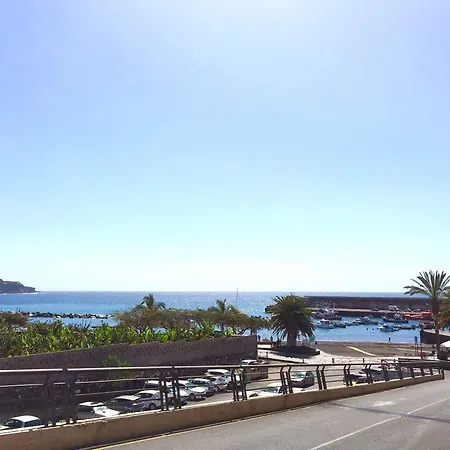 Hola 1-30 アパート *